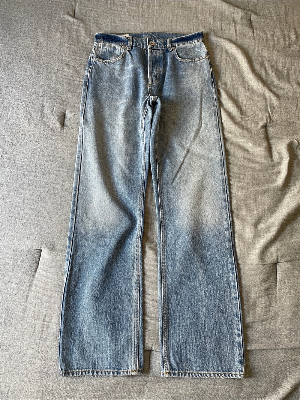 Zara Men's Straight-Leg Jeans in Light Blue Wash